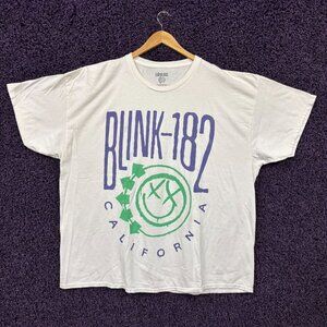 Blink 182 Smiley Face Rock Tshirt size L/XL